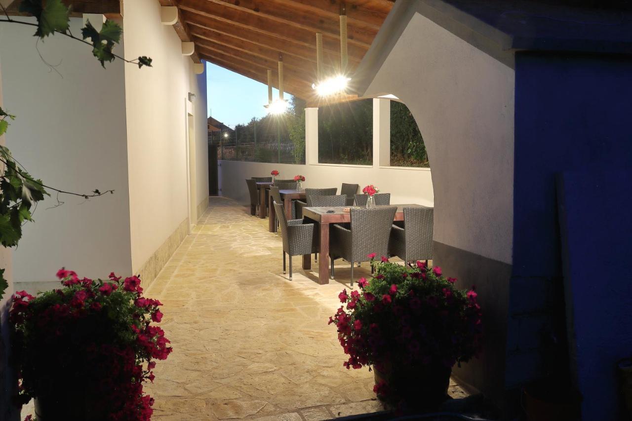 Appartement Bane Dvori à Bibinje Extérieur photo