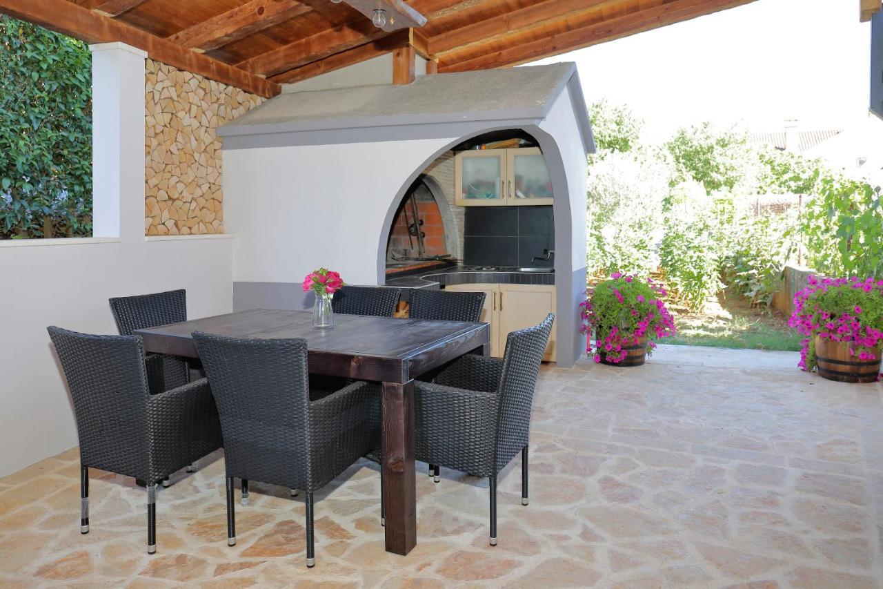 Appartement Bane Dvori à Bibinje Extérieur photo